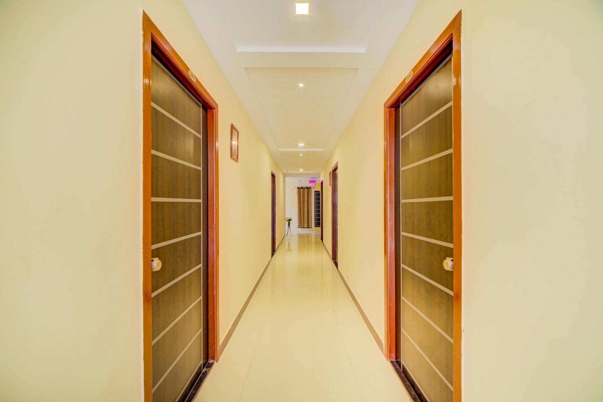 Sururnagar Super Hotel O White Ridge מראה חיצוני תמונה